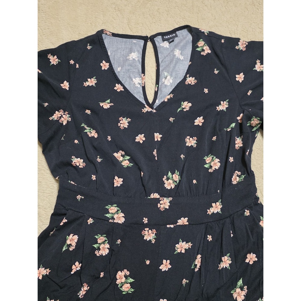 Torrid‎ Size 0 Black Floral Flutter Sleeve Wide Leg Jumpsuit - Picture 6 of 6